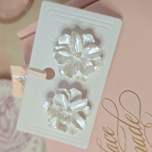 NWT Lacemade Pure White Double-layer Petal Earrings One Size